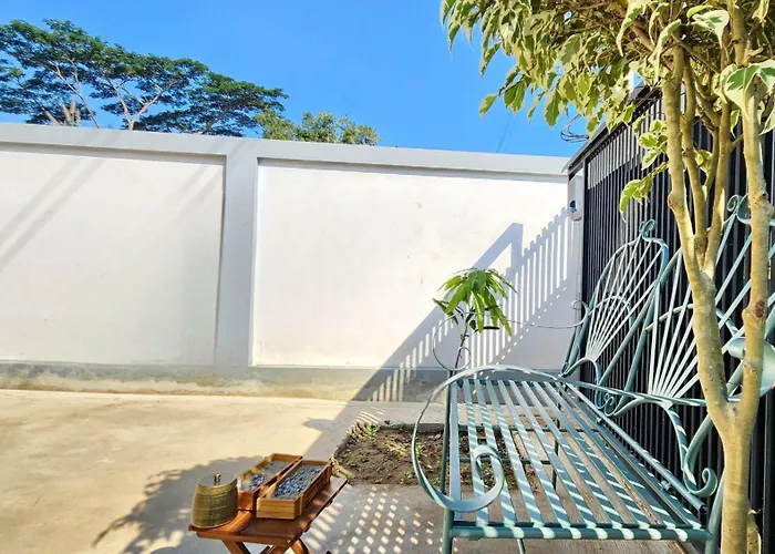 Sisters Real Escapes - Entire Villa